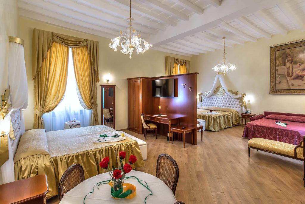 Trevi Rome Suite Стая снимка