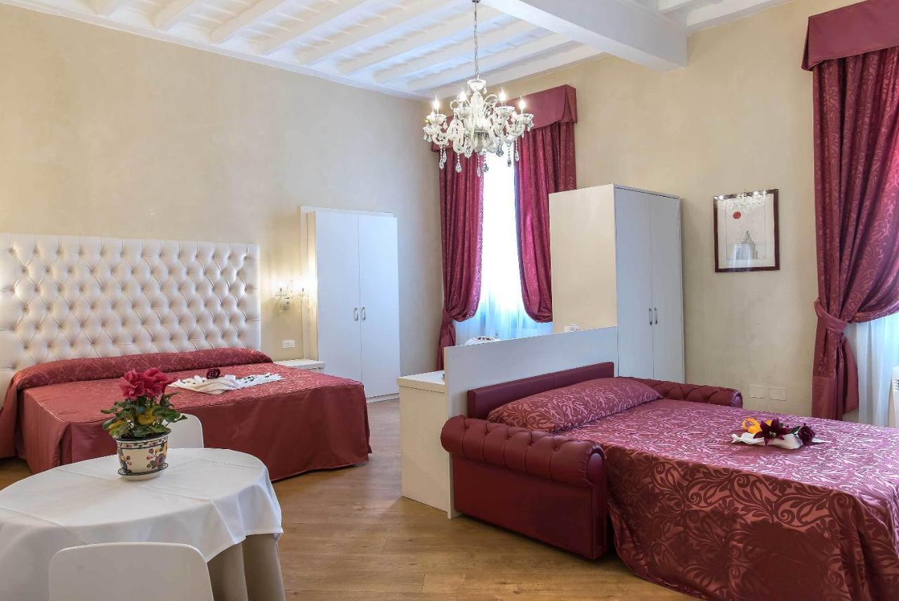 Trevi Rome Suite Стая снимка